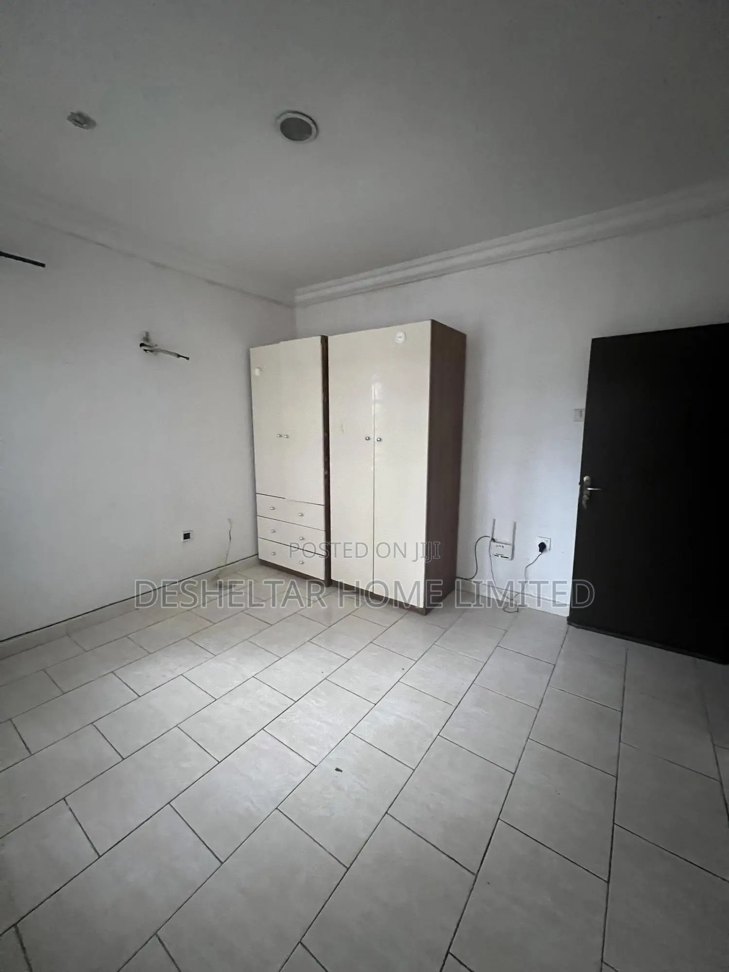 3bdrm Shared Apartment in Southern View Estate, Lekki for rent