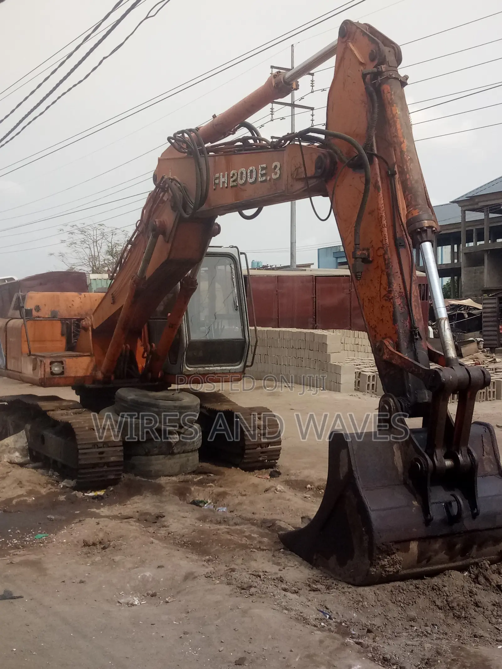 Fiat-Hitachi Fh200e-3 Excavator Machine