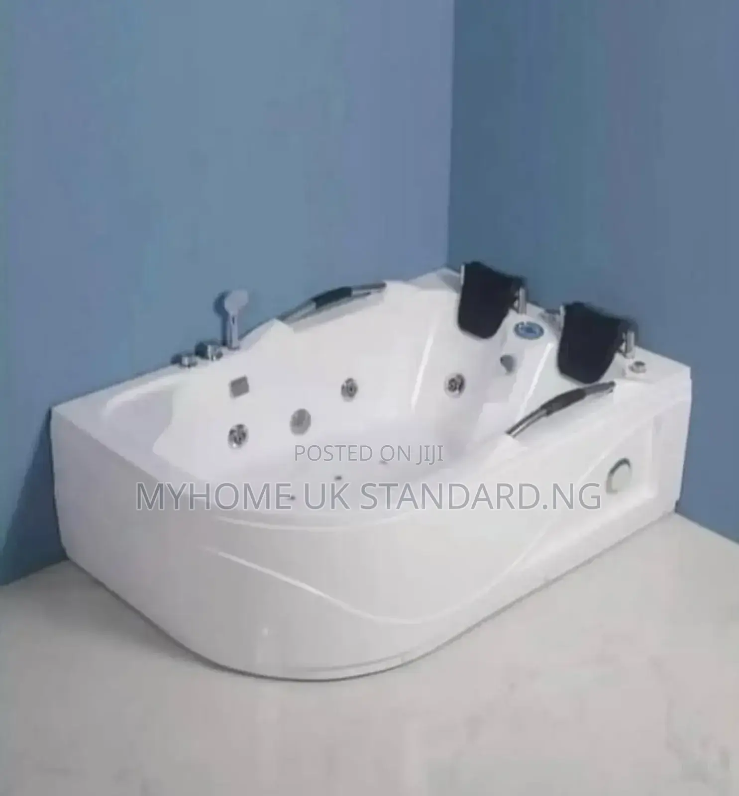 England Double Jacuzzi With Radio