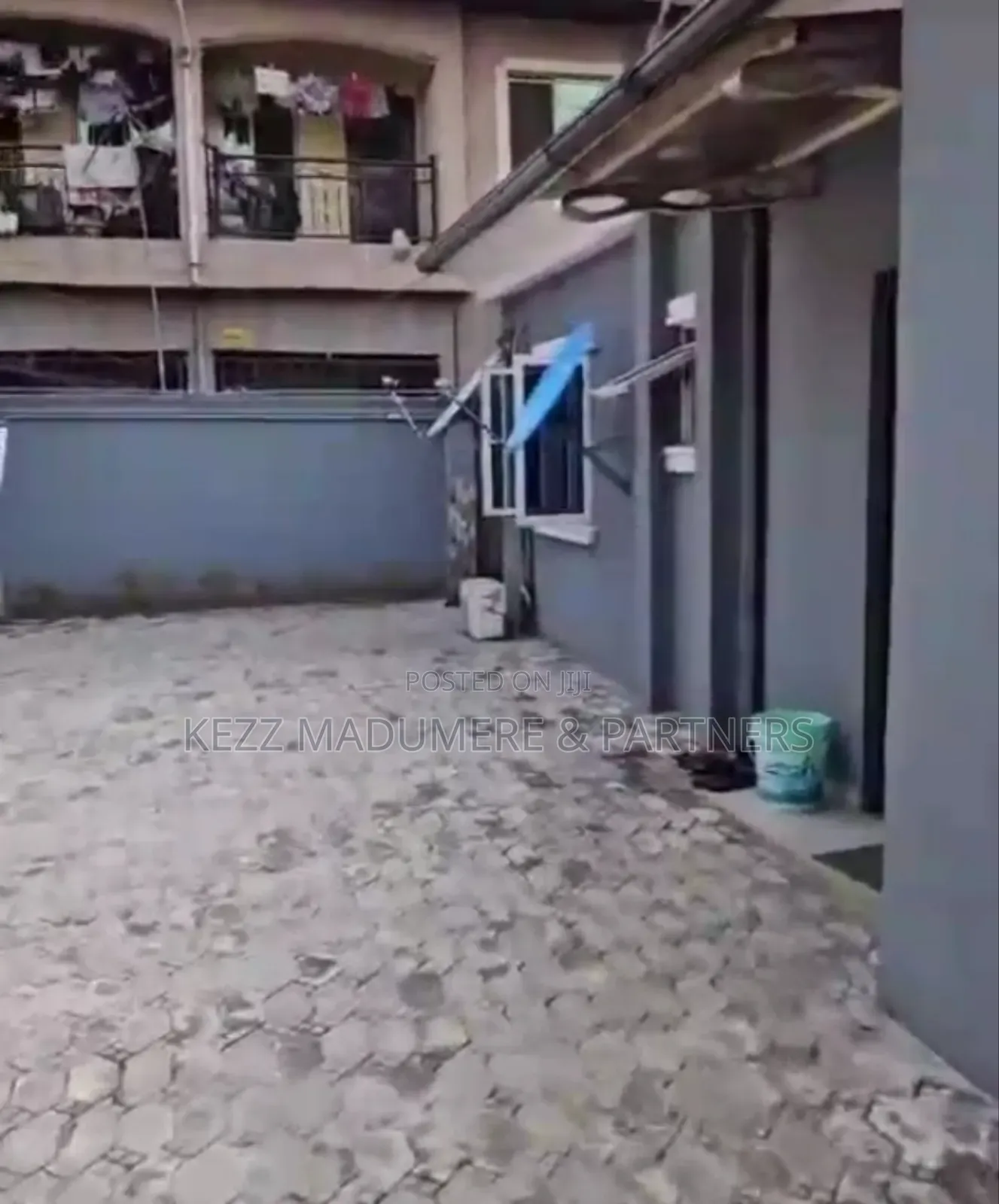 6bdrm Bungalow in Rumuduru Off, Port-Harcourt for sale