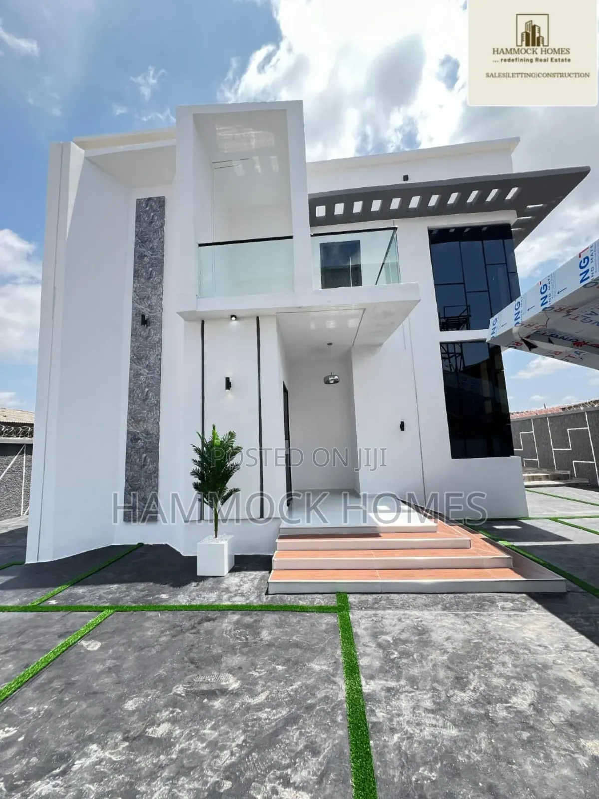 5bdrm Duplex in Oluyole Estate for sale