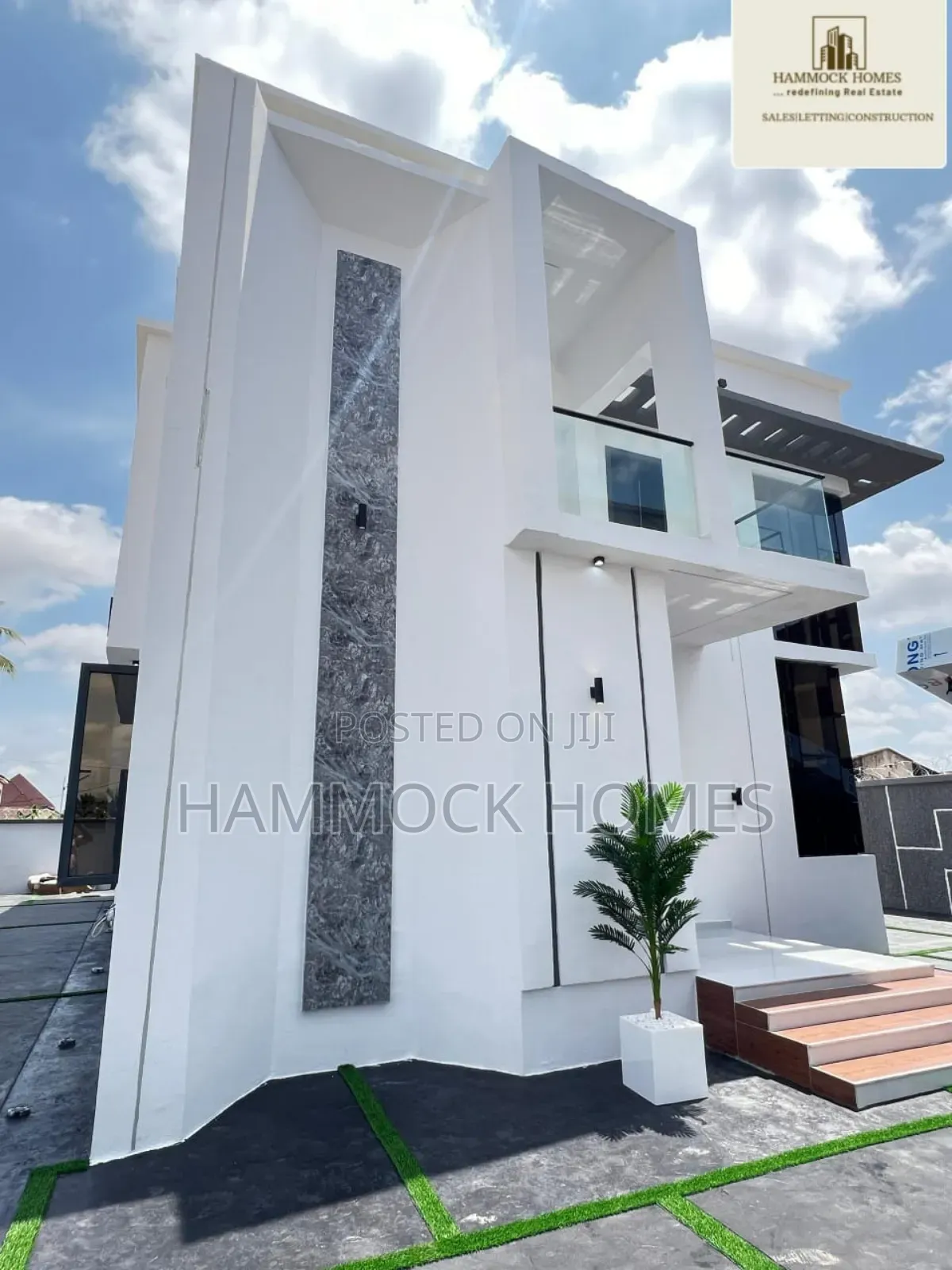 5bdrm Duplex in Oluyole Estate for sale