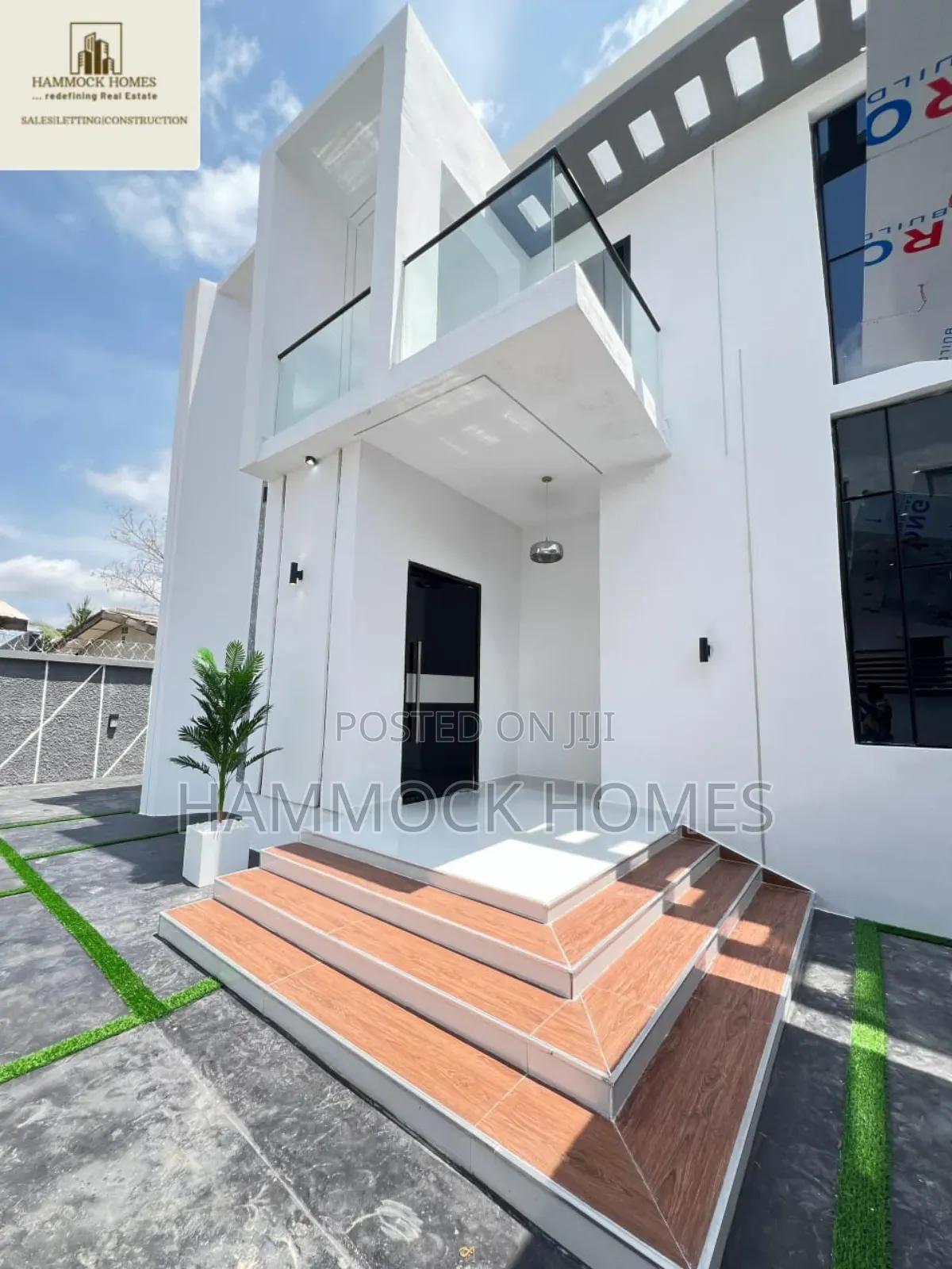 5bdrm Duplex in Oluyole Estate for sale