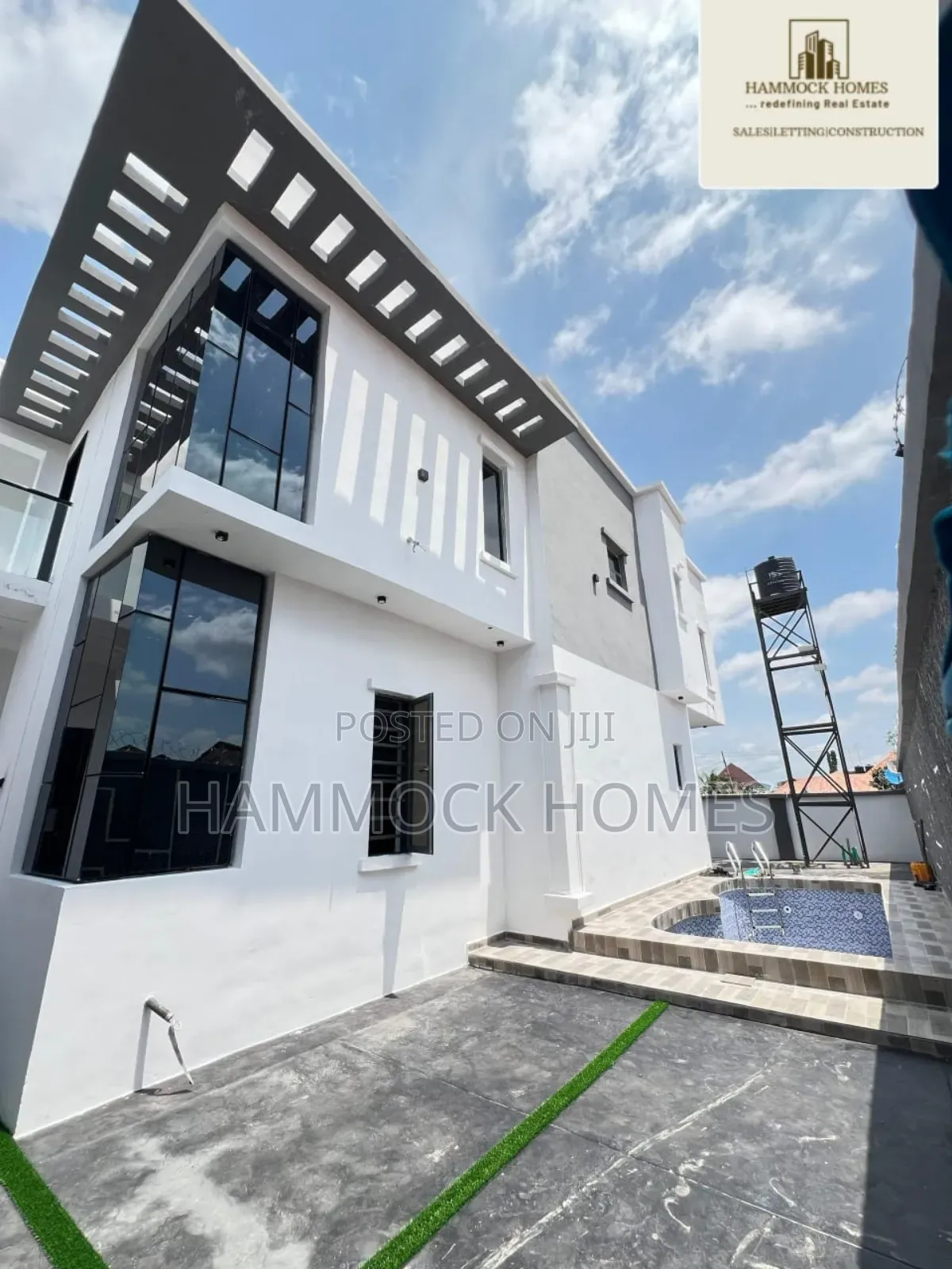 5bdrm Duplex in Oluyole Estate for sale