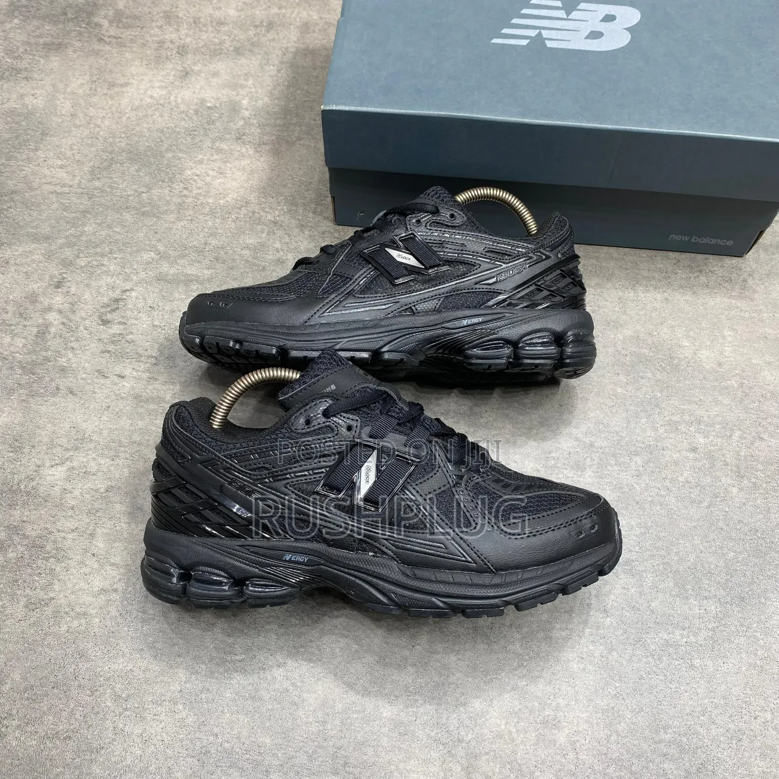 New Balance 1906utility Triple Black Sneakers
