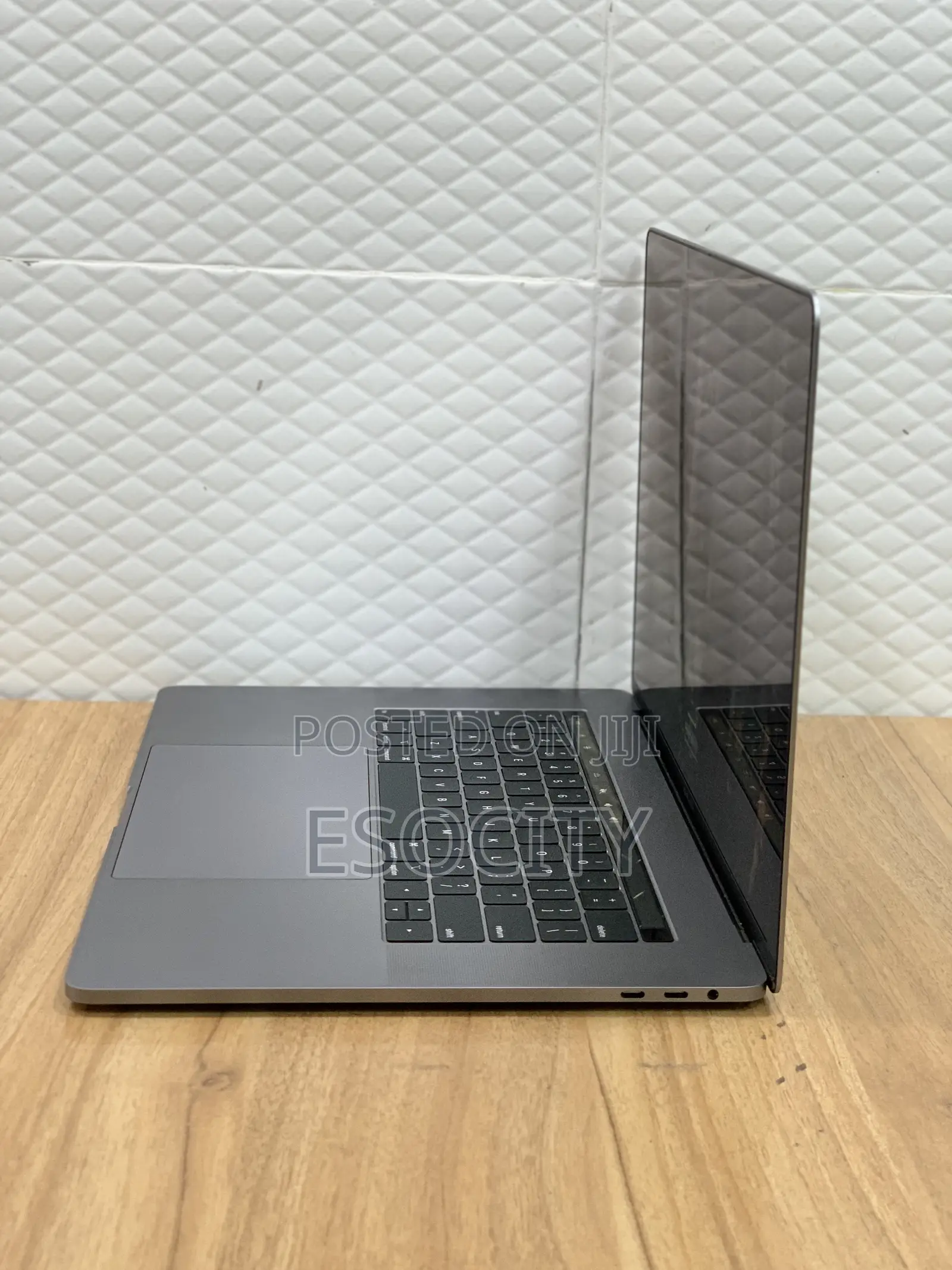 Laptop Apple MacBook Pro 2019 32GB Intel Core I9 SSD 4T