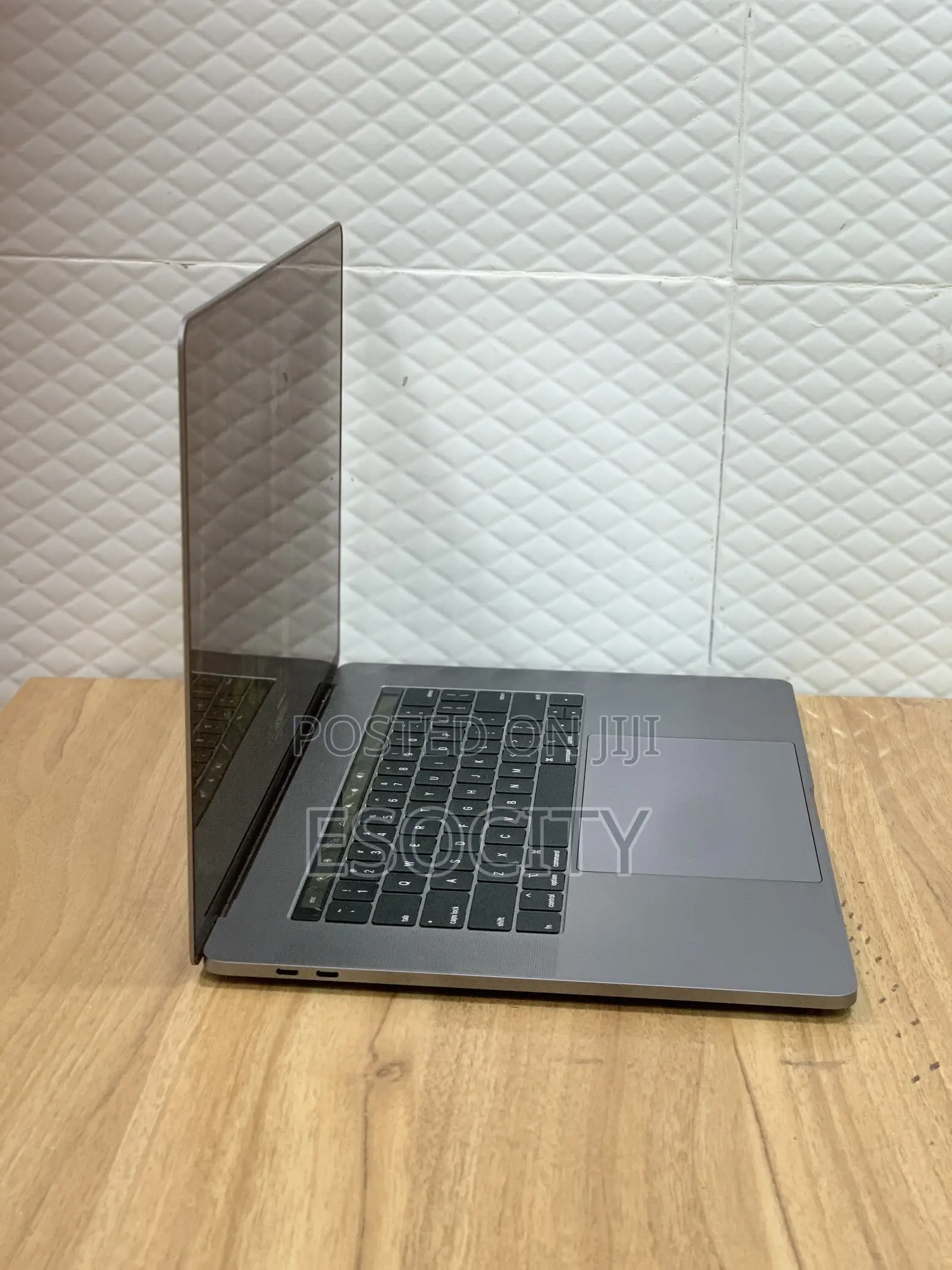 Laptop Apple MacBook Pro 2019 32GB Intel Core I9 SSD 4T