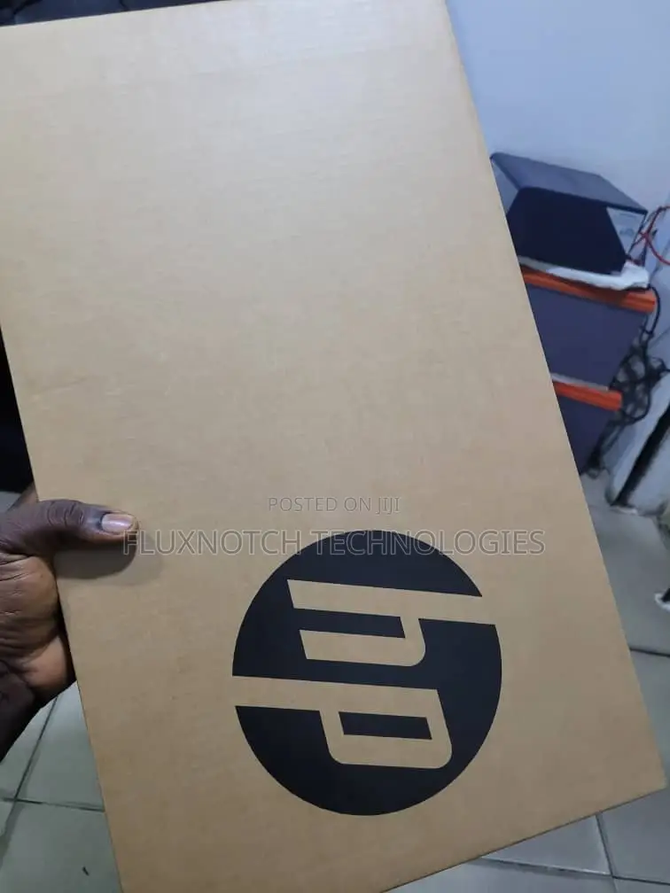 New Laptop HP 14S 4GB Intel Core i3 SSD 256GB