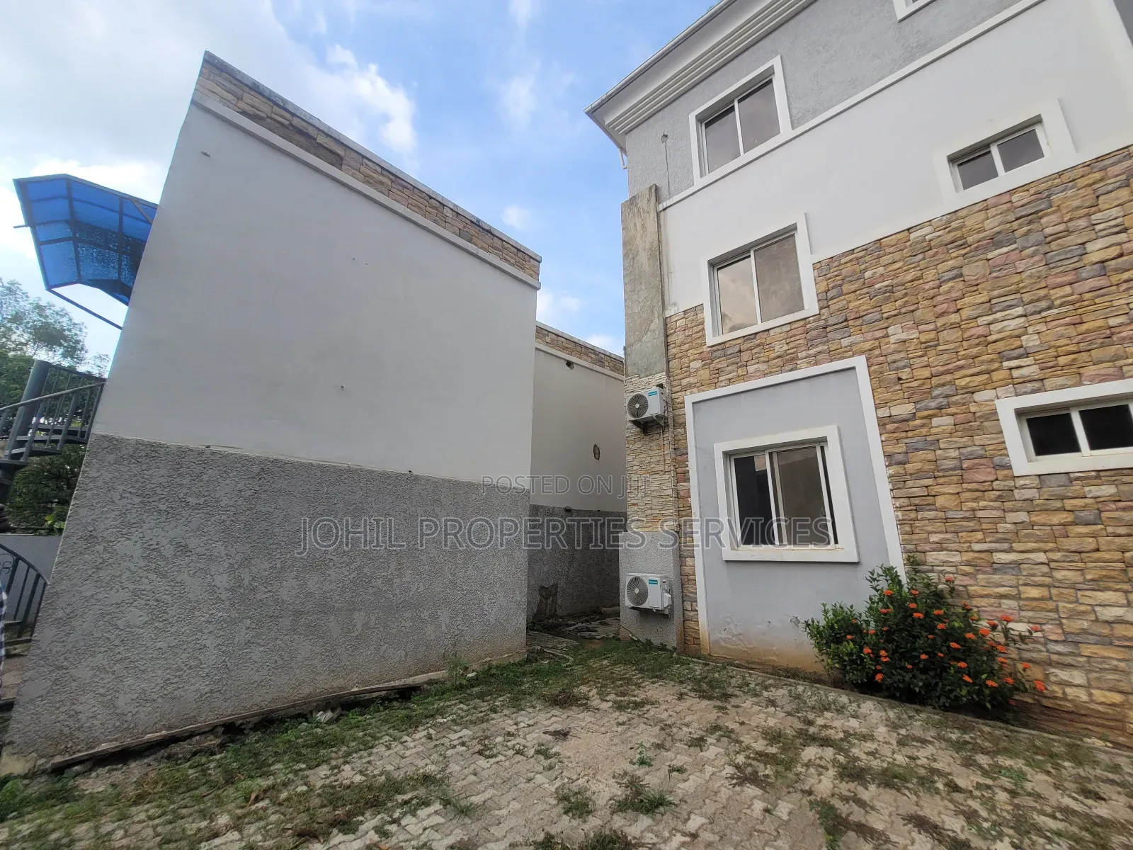 3bdrm Block of Flats in Maitama for rent