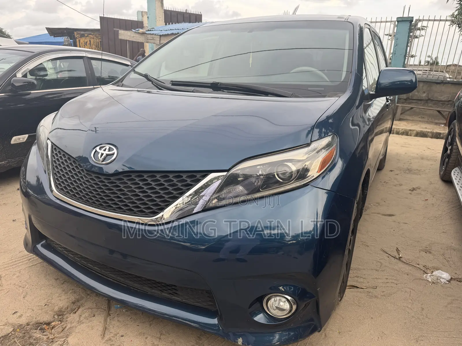 Toyota Sienna XLE 8 Passenger 2011 Black