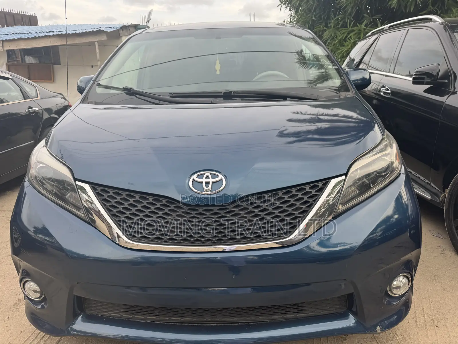 Toyota Sienna XLE 8 Passenger 2011 Black