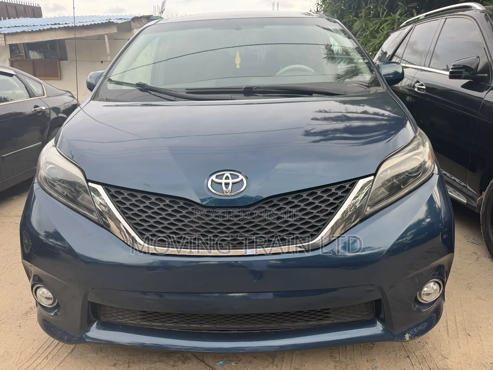 Toyota Sienna XLE 8 Passenger 2011 Black