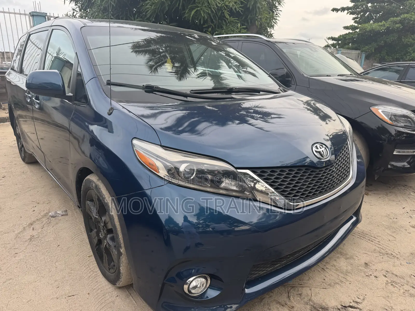Toyota Sienna XLE 8 Passenger 2011 Black