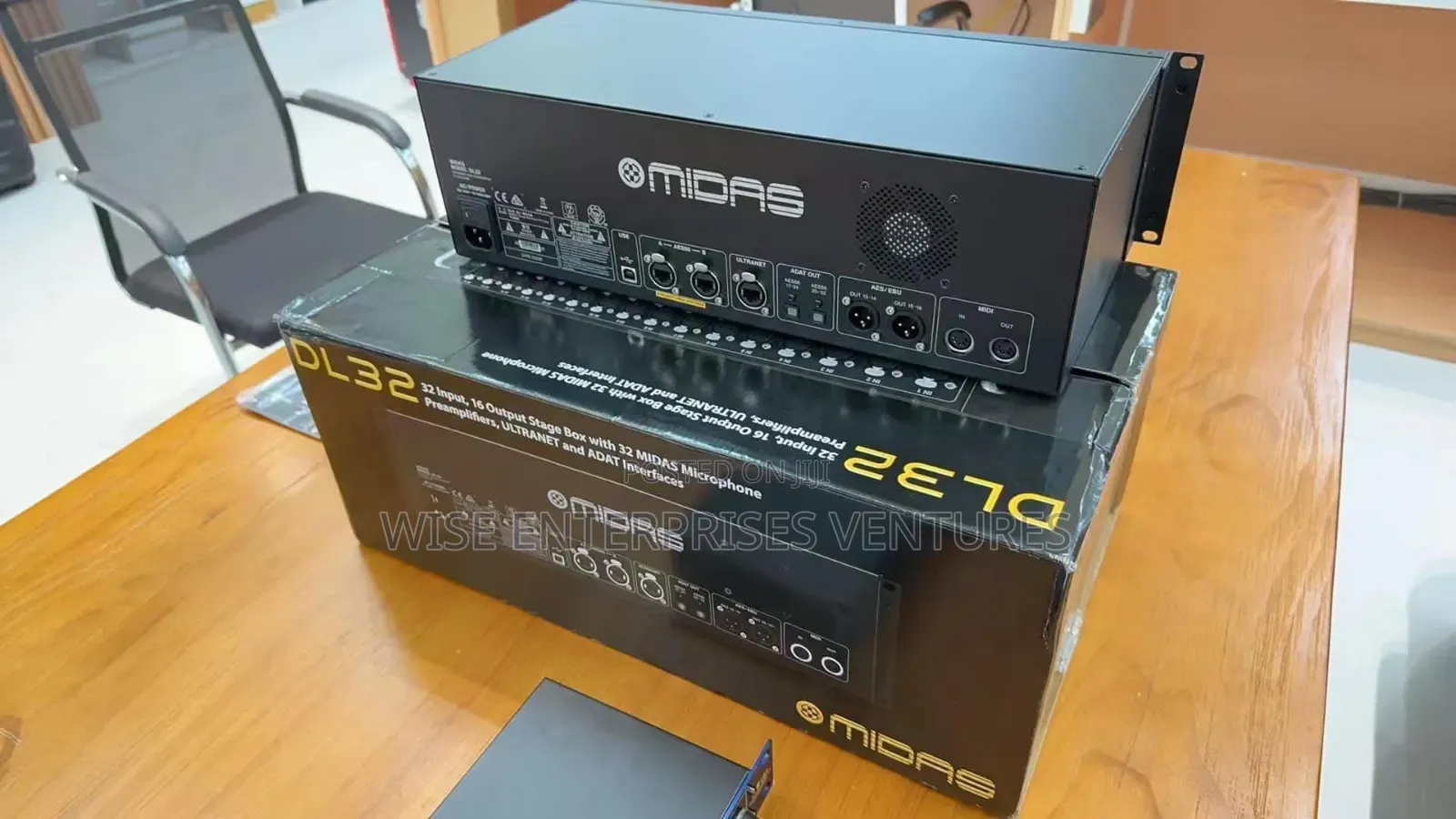 Dl32 Stage Box