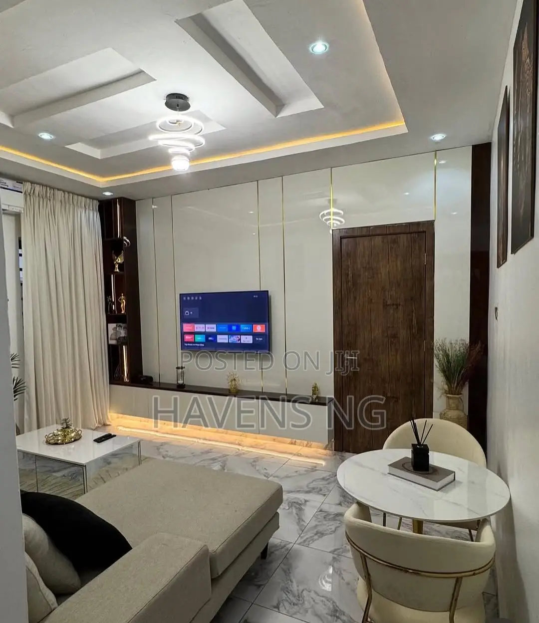 Tastefully Designed 1-Bedroom Luxury Apartment