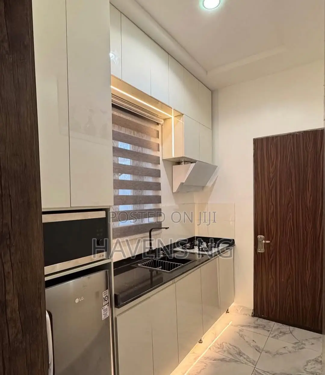 Tastefully Designed 1-Bedroom Luxury Apartment