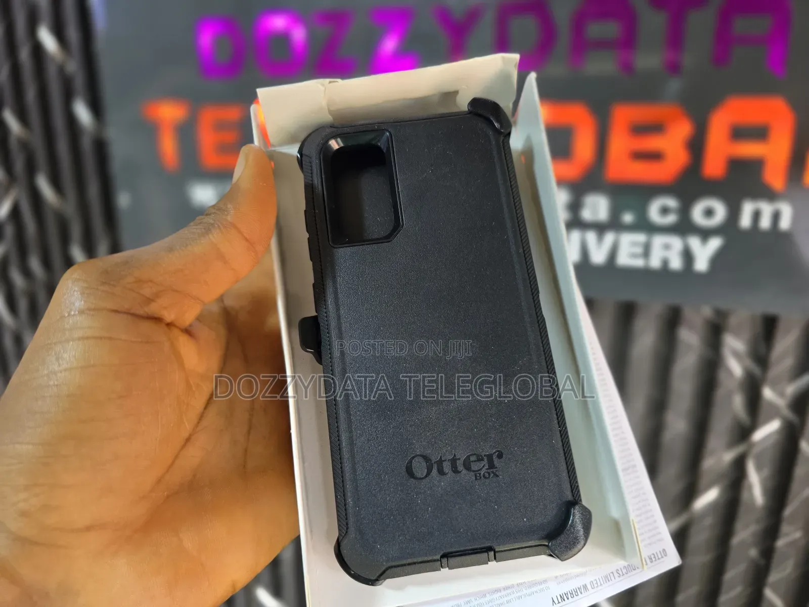 Samsung Galaxy S20 Otterbox Defender Case