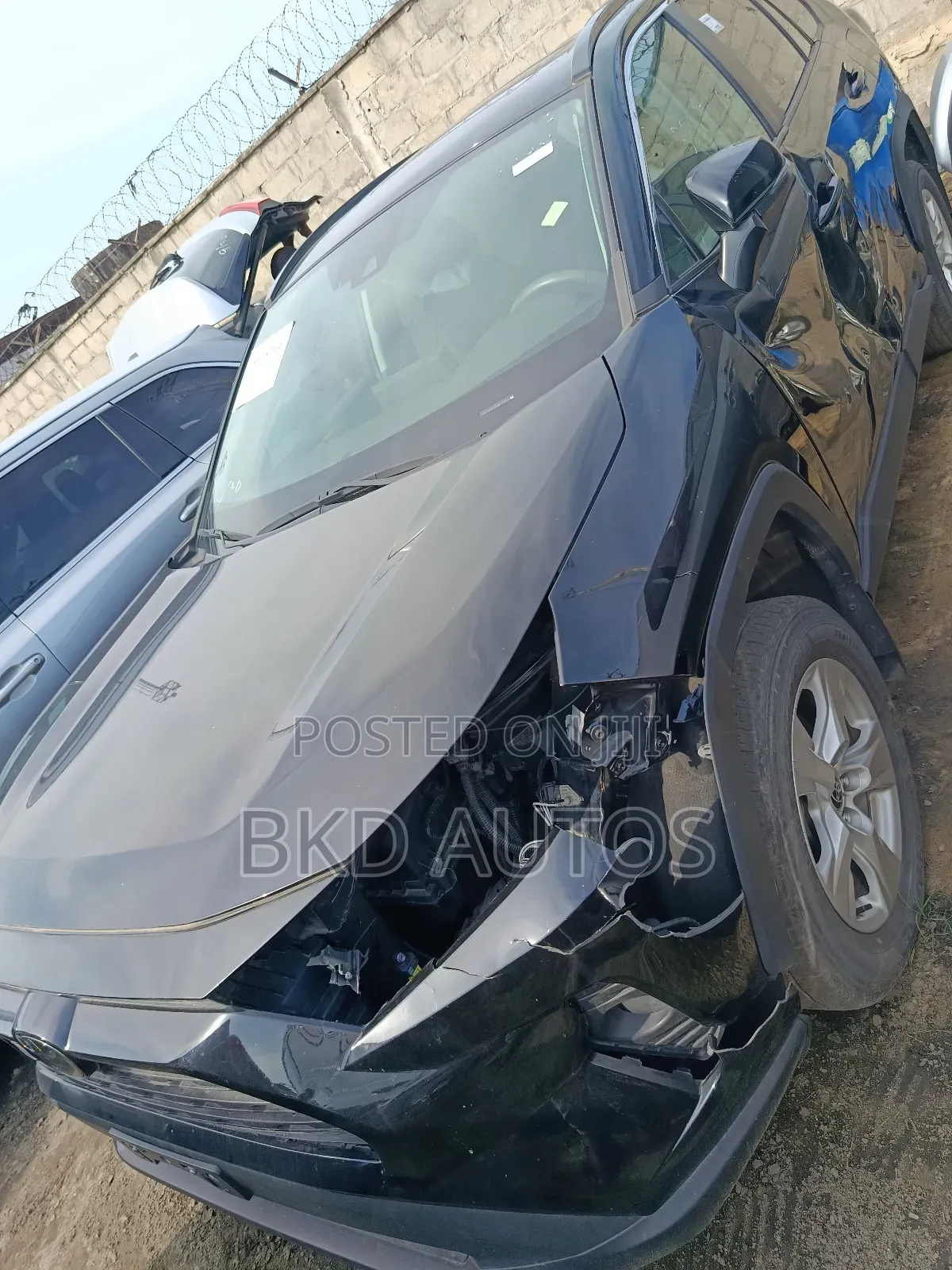 Toyota RAV4 XLE 2021 Black