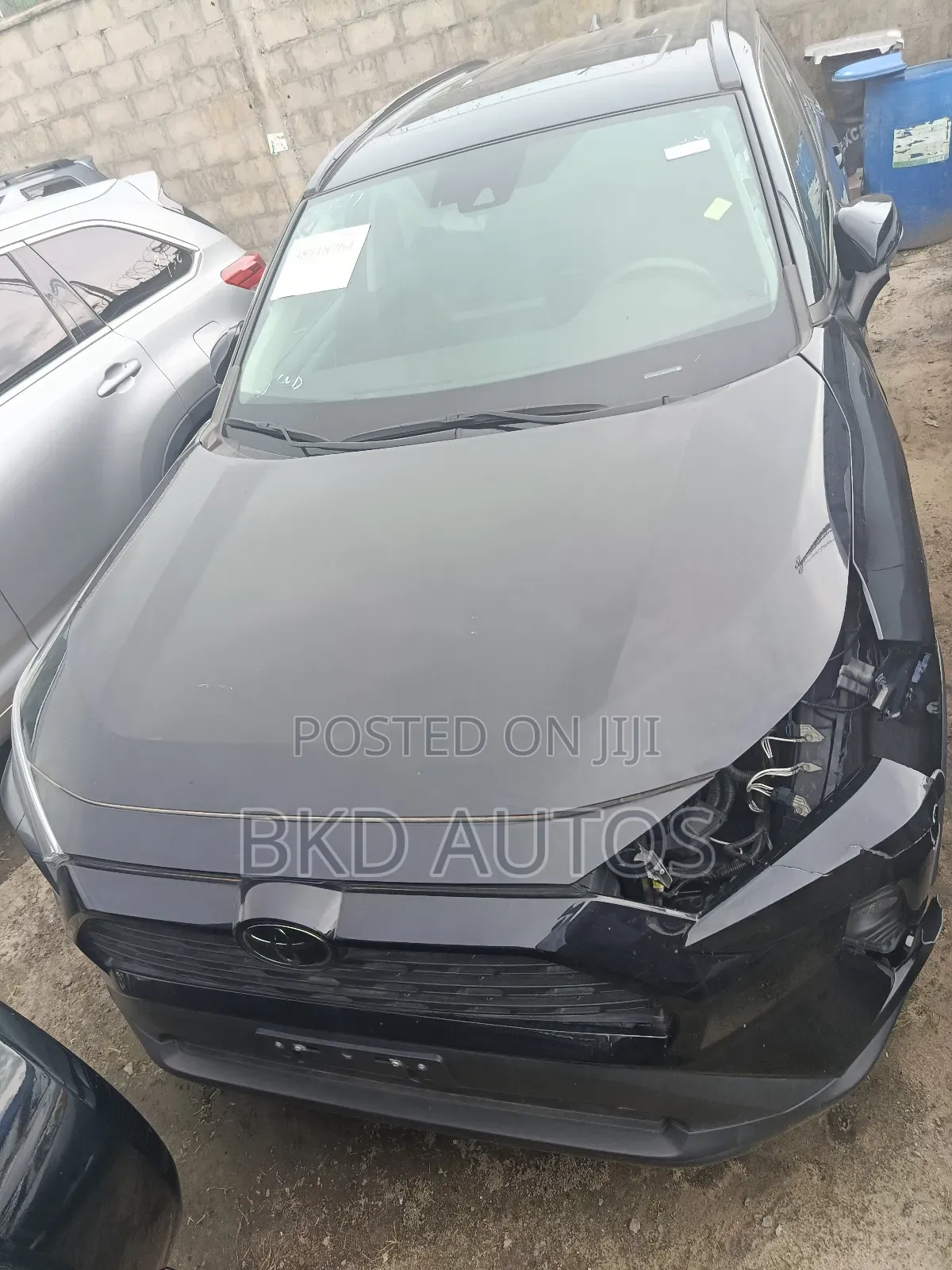 Toyota RAV4 XLE 2021 Black