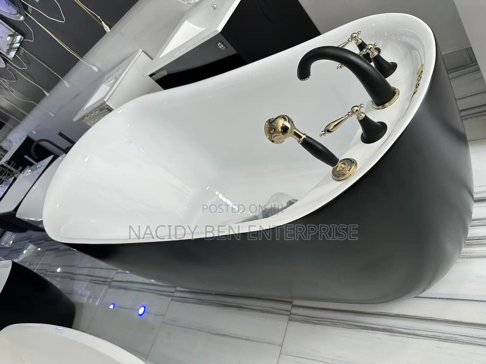 Free Standing Bathtub