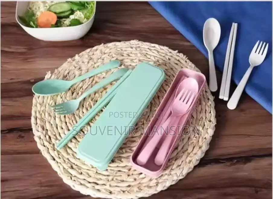 Cutlery Set With Storage Box