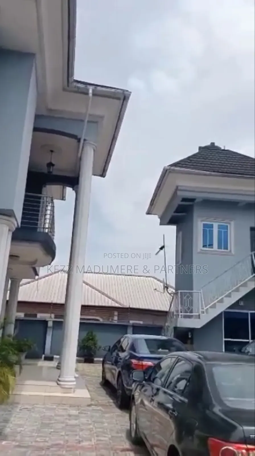 6bdrm Duplex in Gated Estate Dr for sale