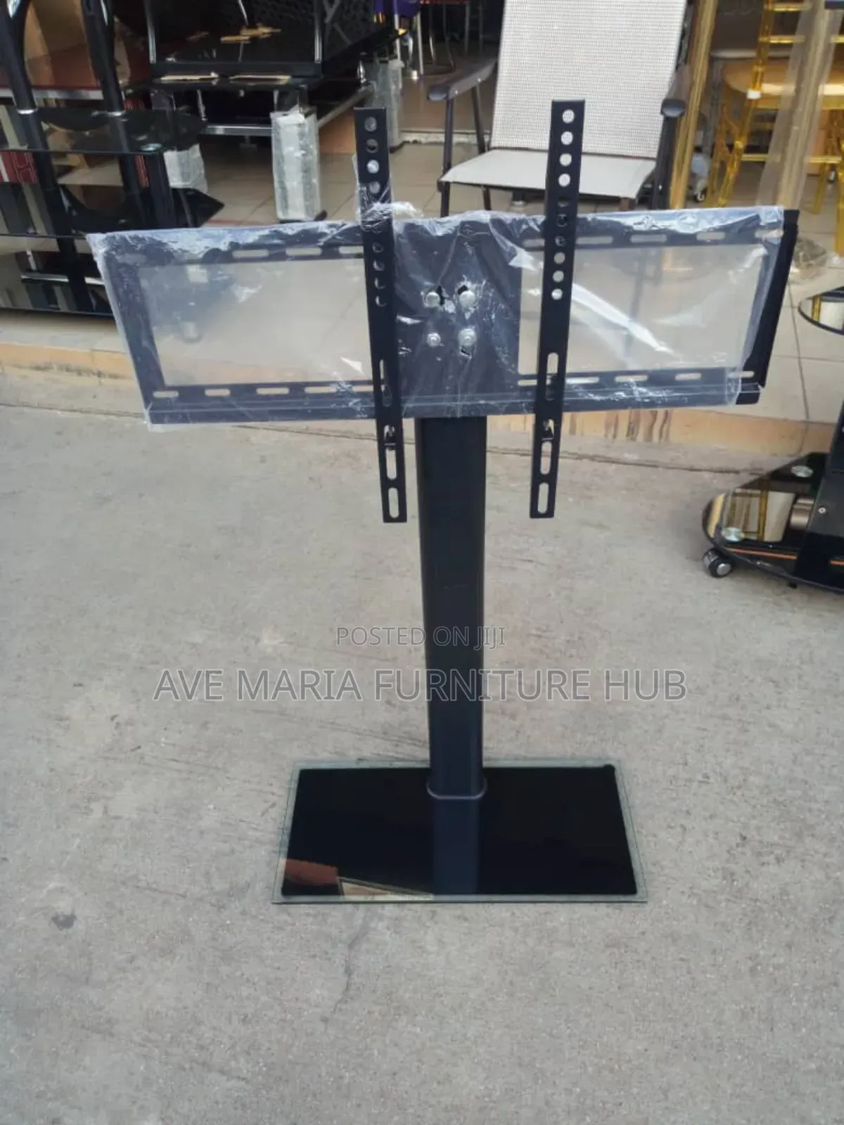 Tv Stand With Strong Hanger.
