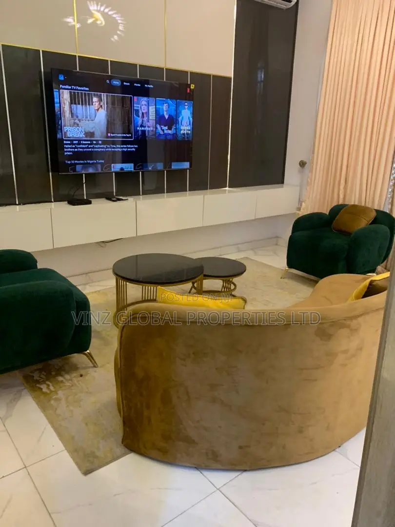 Luxury 3 Bedroom Duplex Apartment With Ps5 Massage Chair