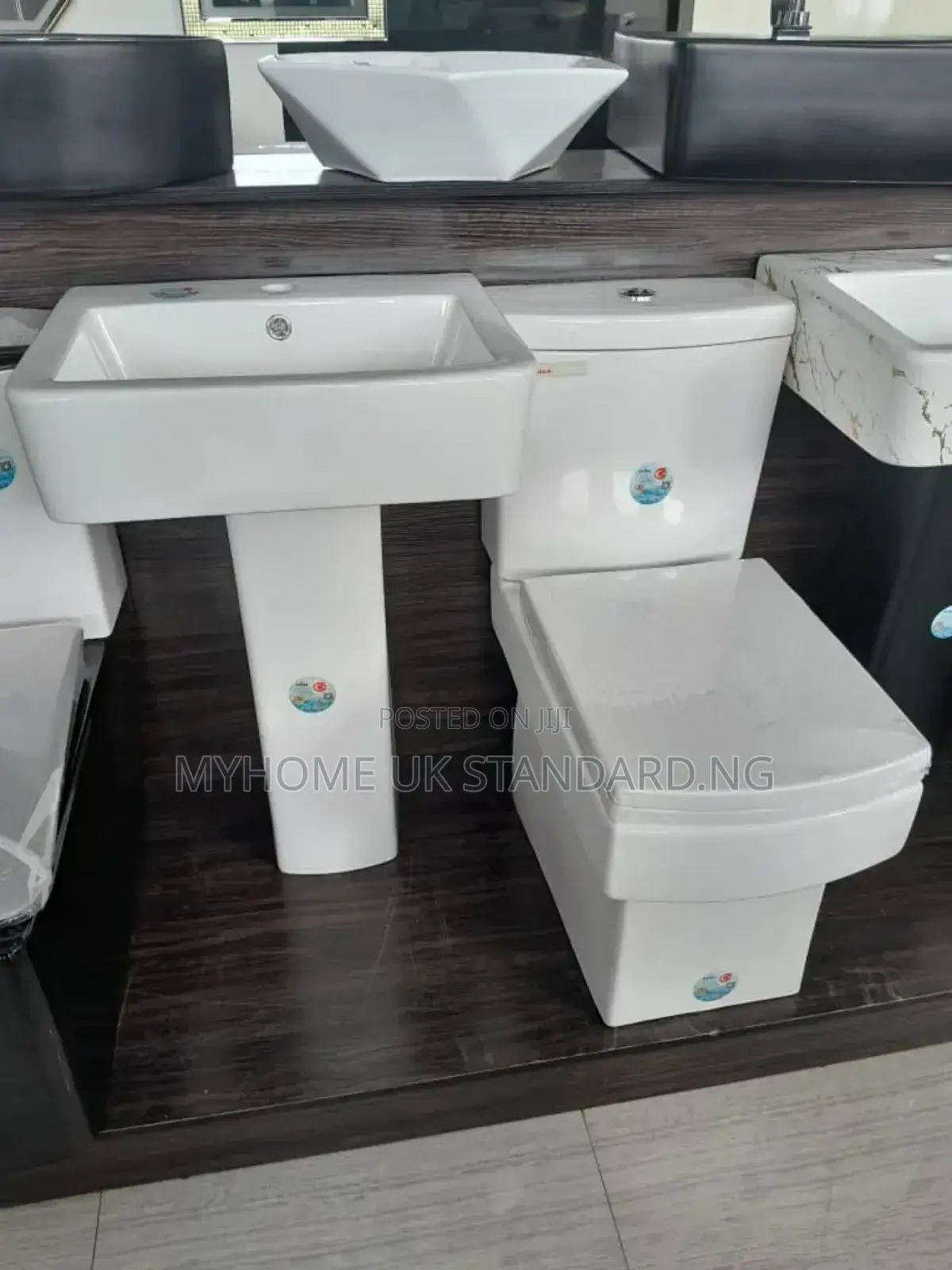 Complete Set of England Water Closet With Basin
