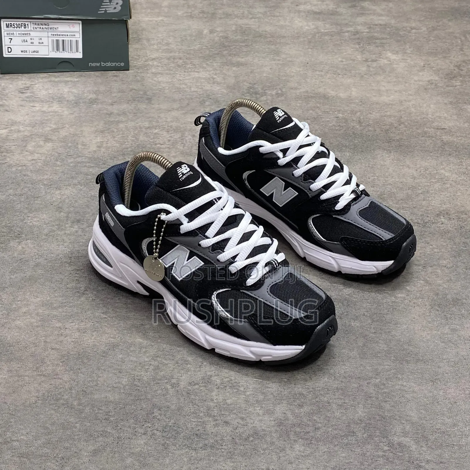 New Balance 530 Black White Sneakers