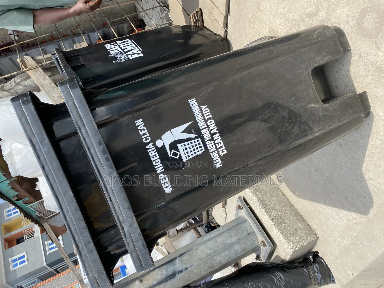 240l Rubber Dustbin