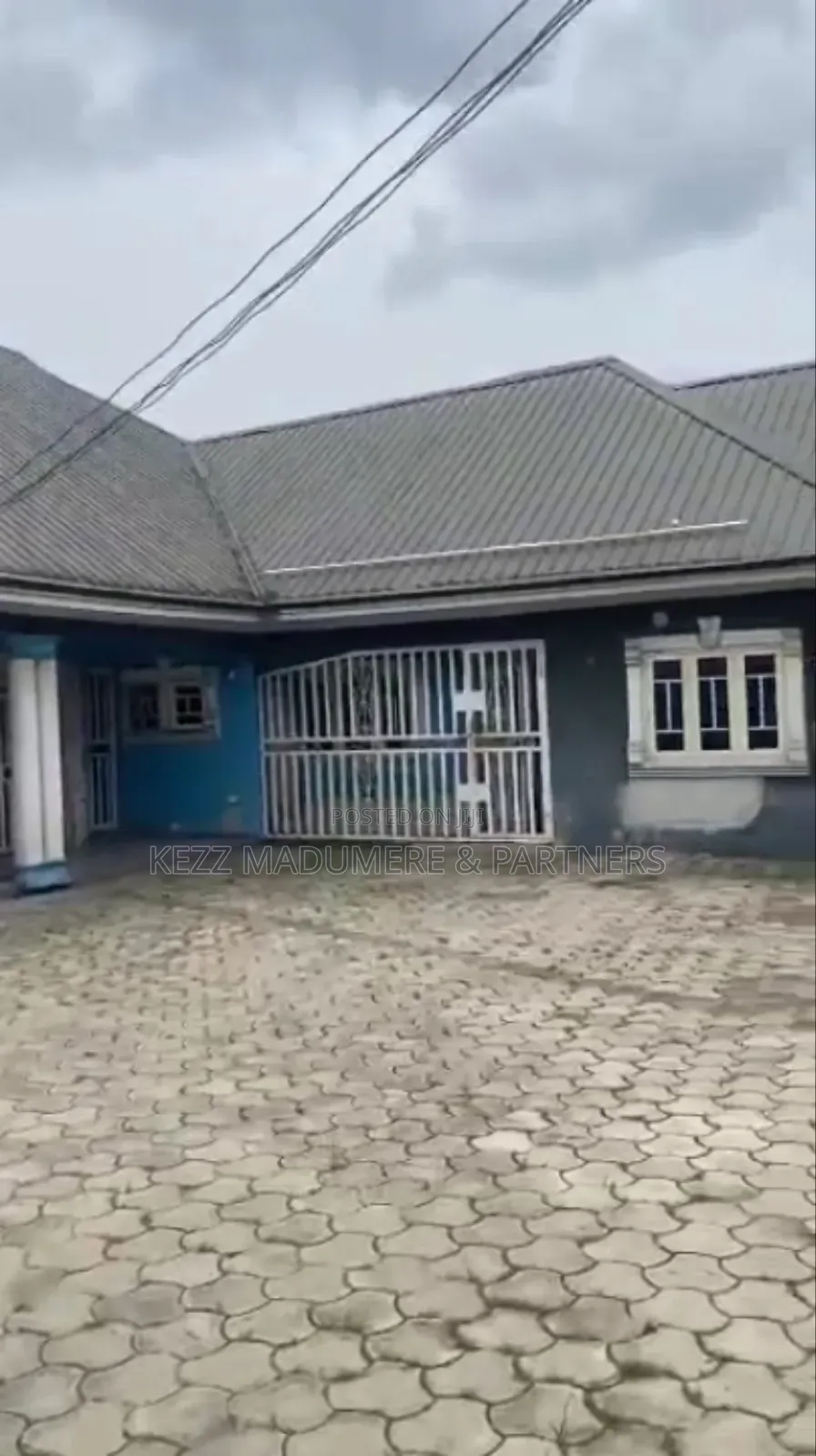6bdrm Bungalow in Amechi Primary Sch., Port-Harcourt for sale