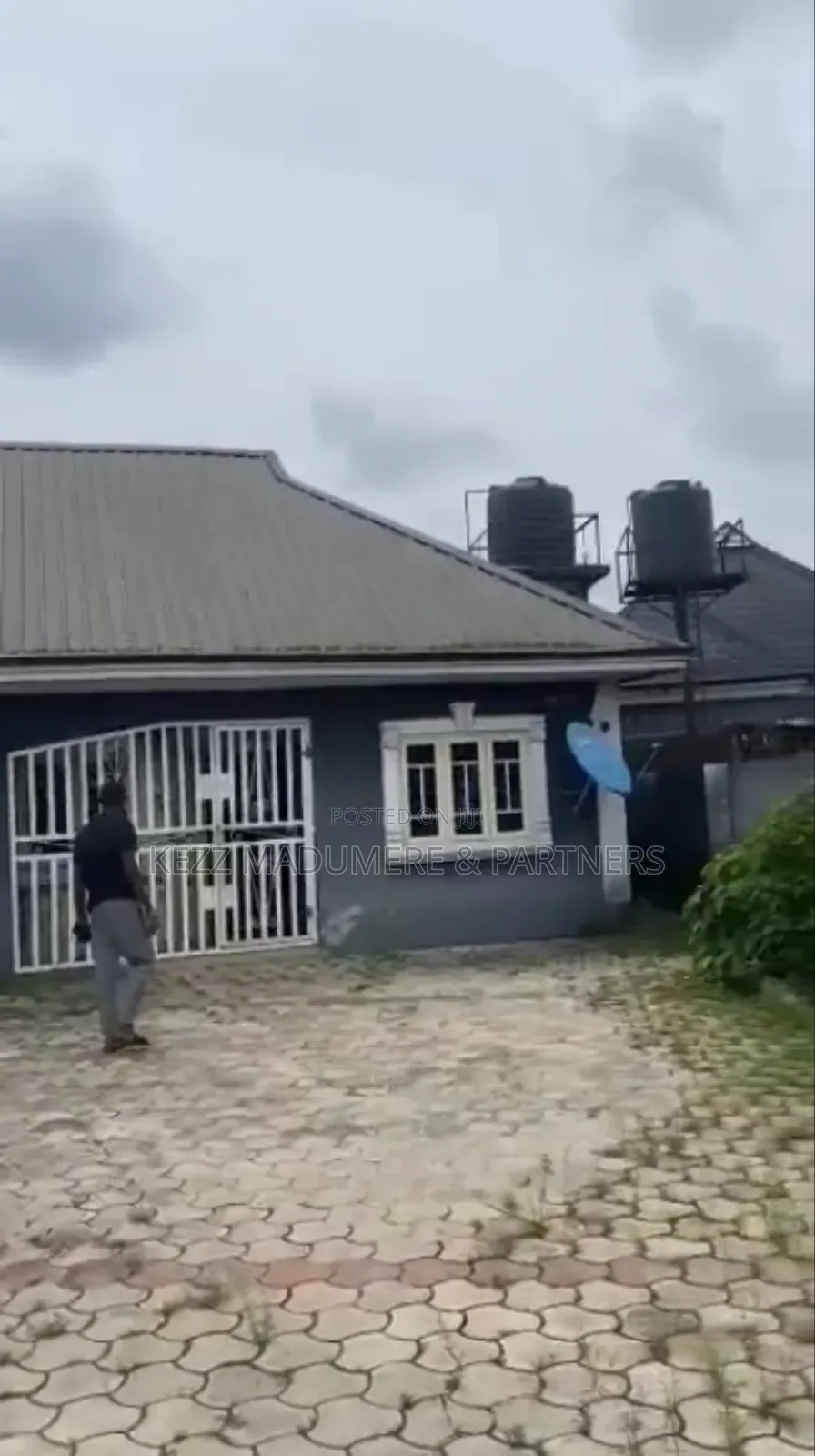 6bdrm Bungalow in Amechi Primary Sch., Port-Harcourt for sale
