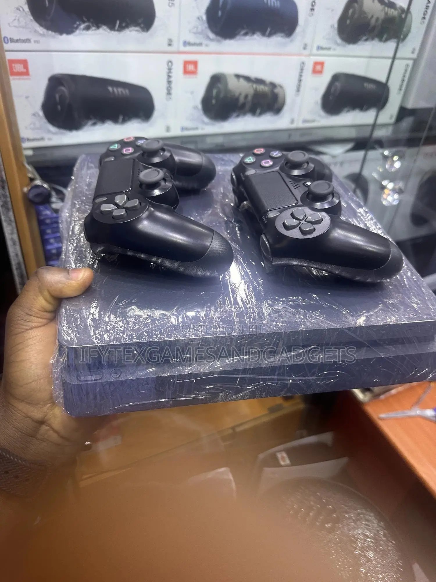Super Neat Ps 4 Sony Slim 500gb With 2 Joystick, 12 Games