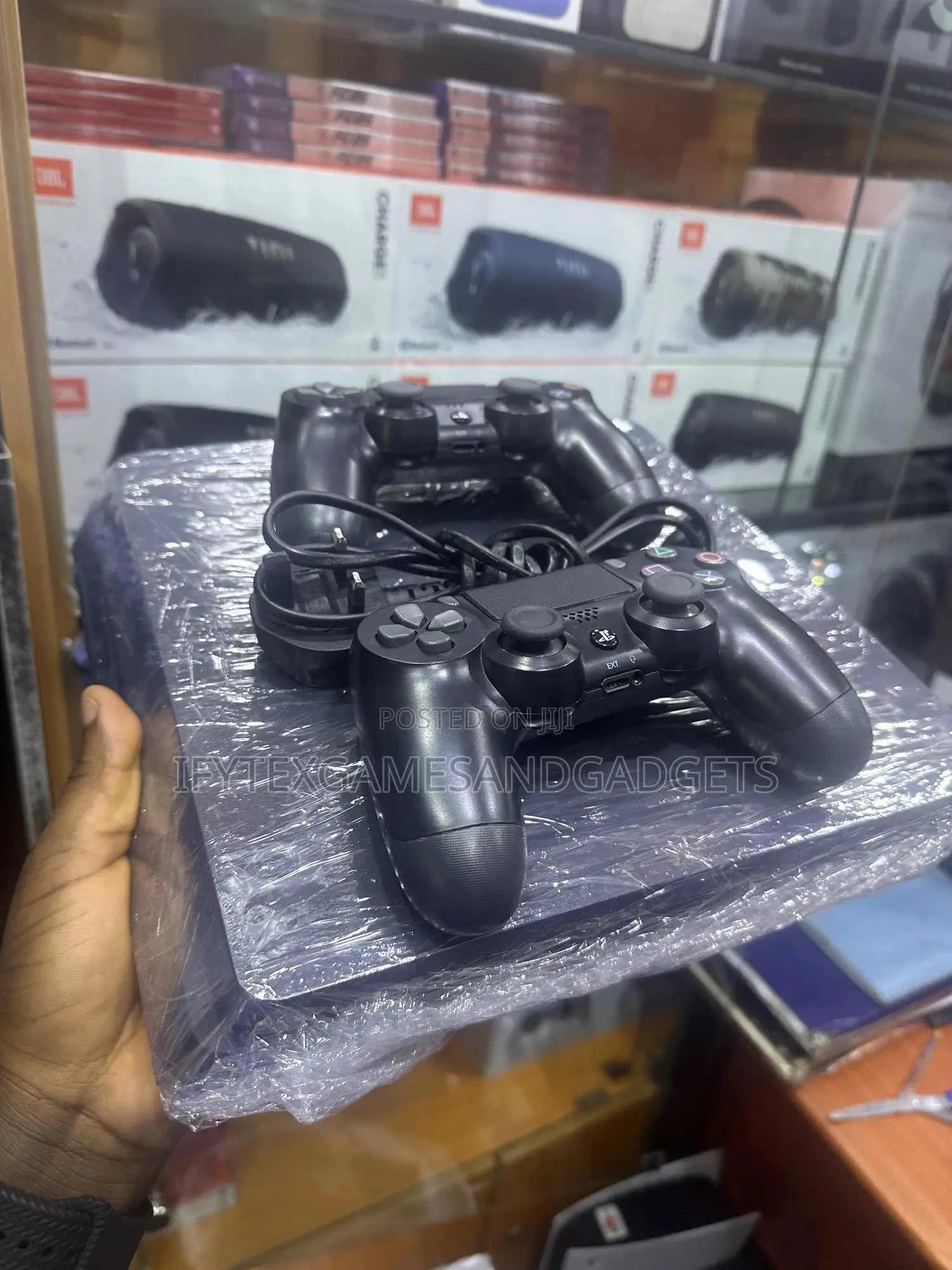 Super Neat Ps 4 Sony Slim 500gb With 2 Joystick, 12 Games
