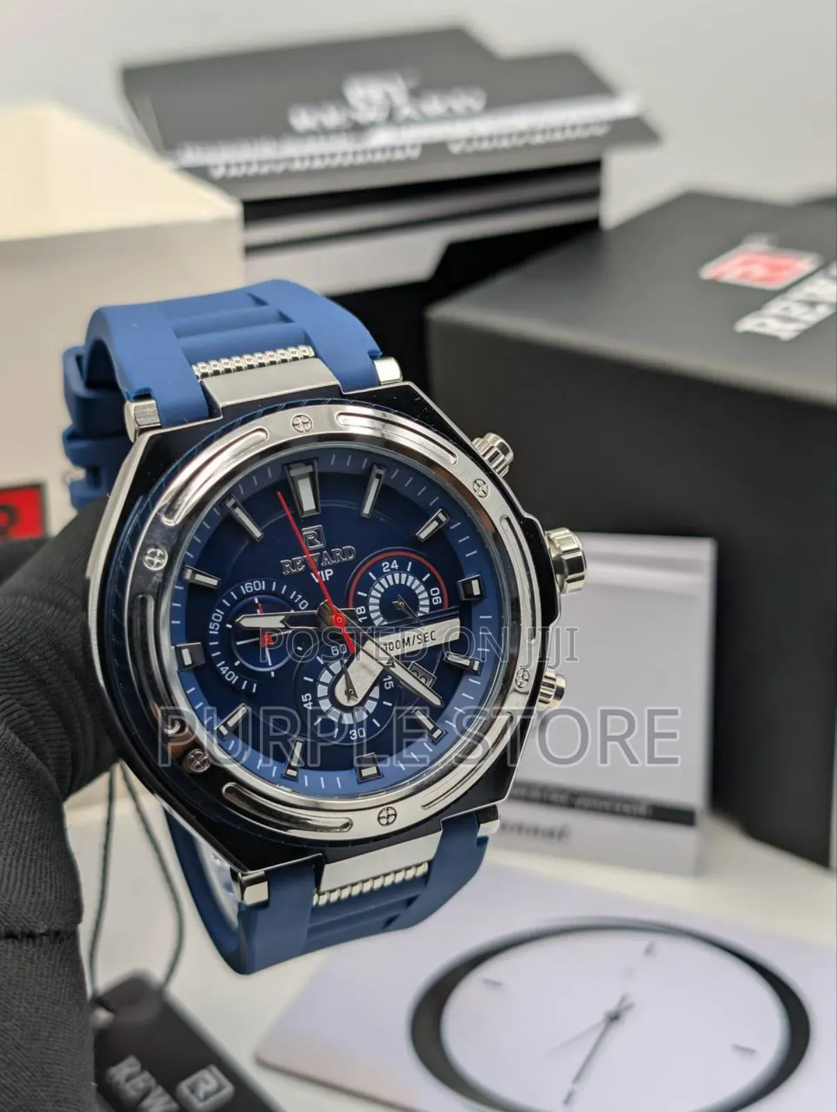 Rewardvip Rubber Chronograph Wristwatch Solid Quality 
