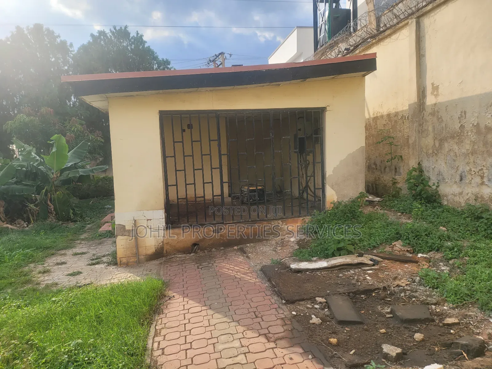 1800sqm Residential Land With Old Demolishable Duplex