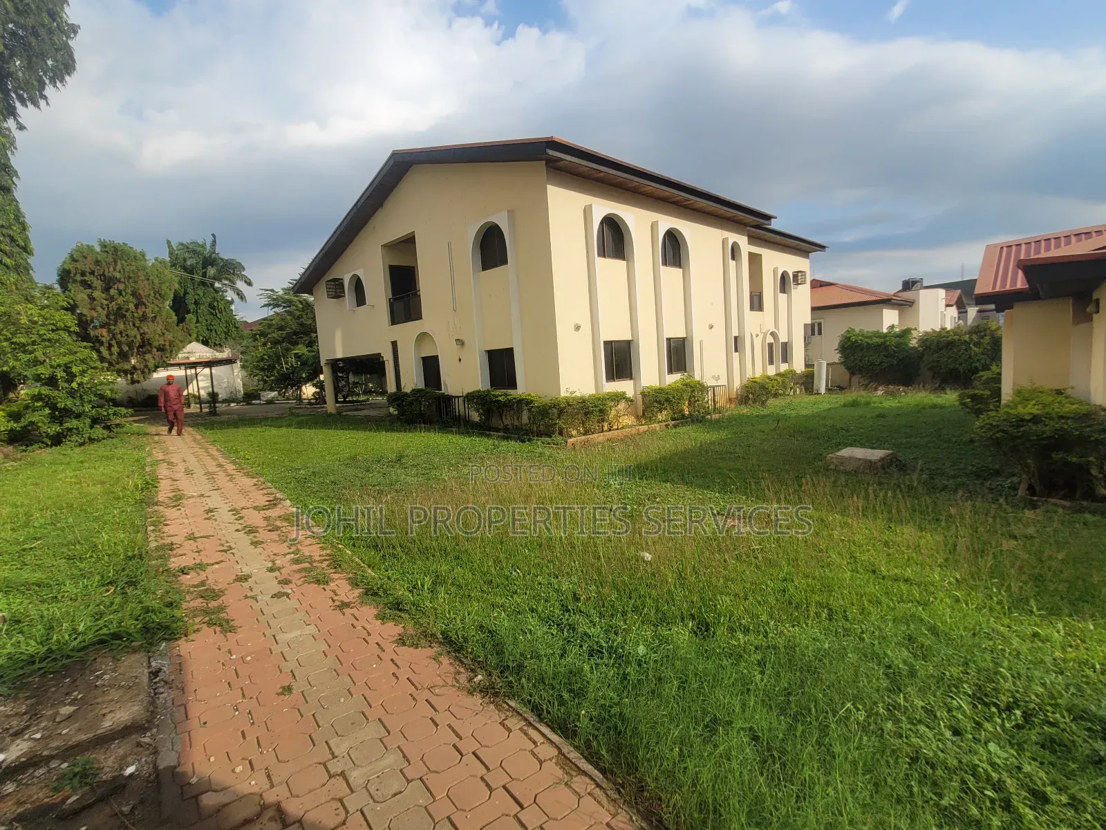 1800sqm Residential Land With Old Demolishable Duplex