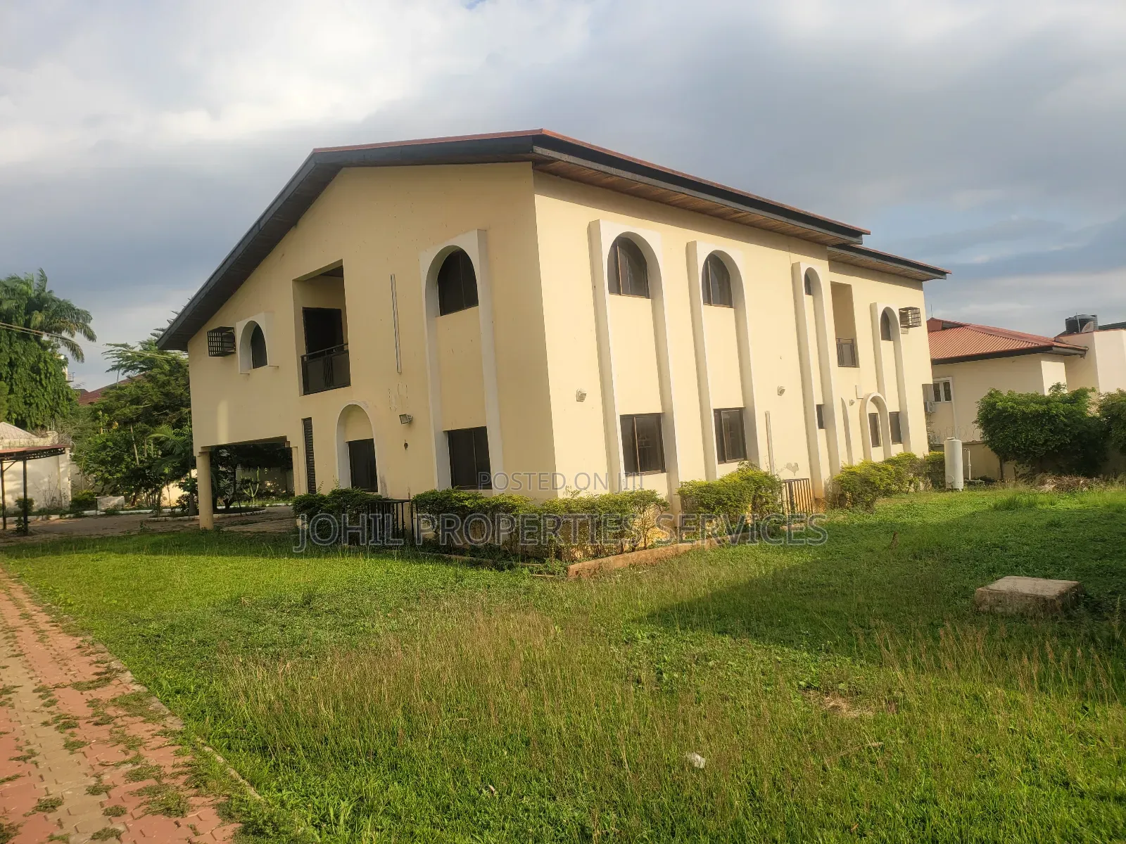 7bdrm Duplex in Asokoro for sale