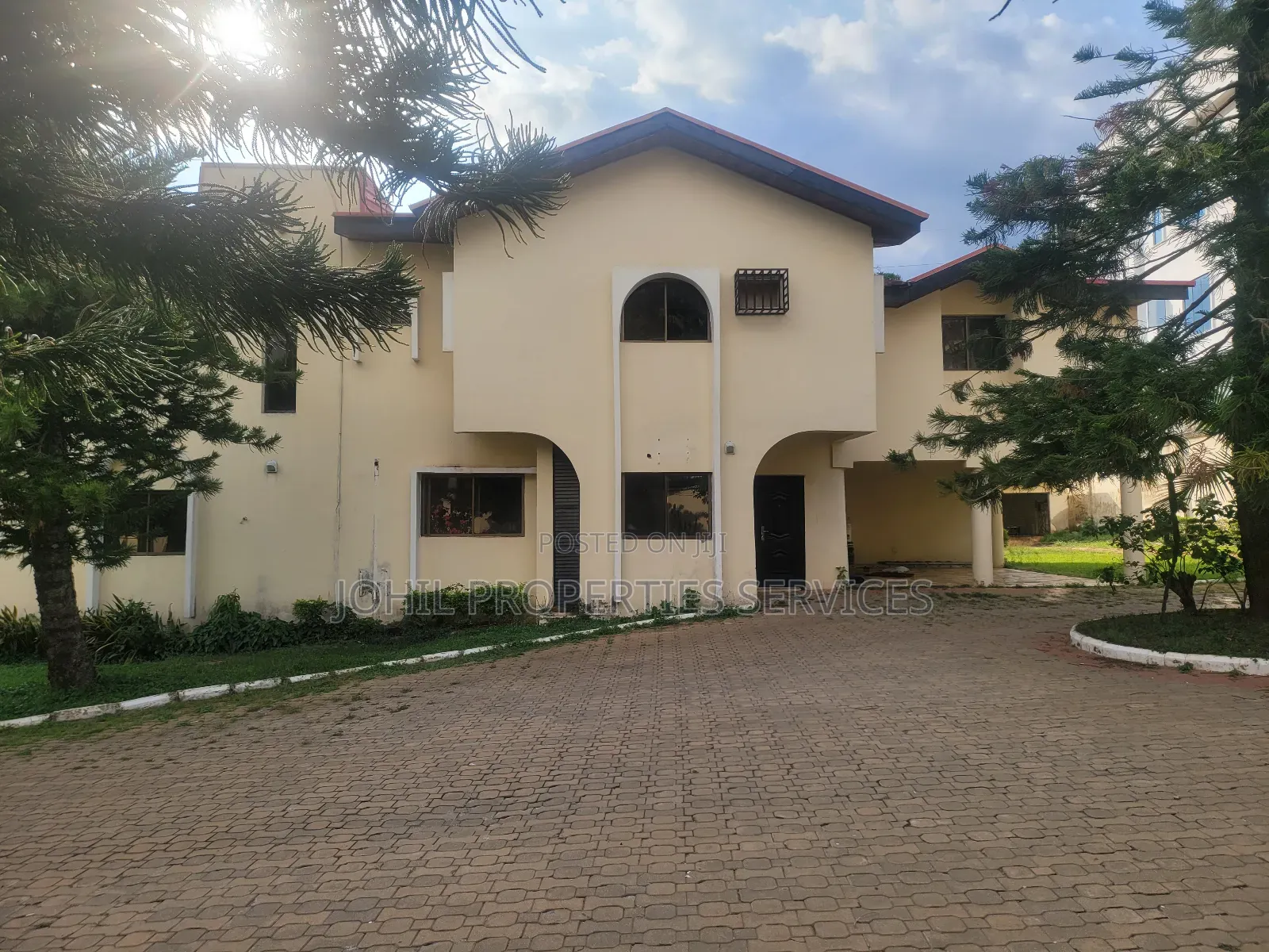 7bdrm Duplex in Asokoro for sale