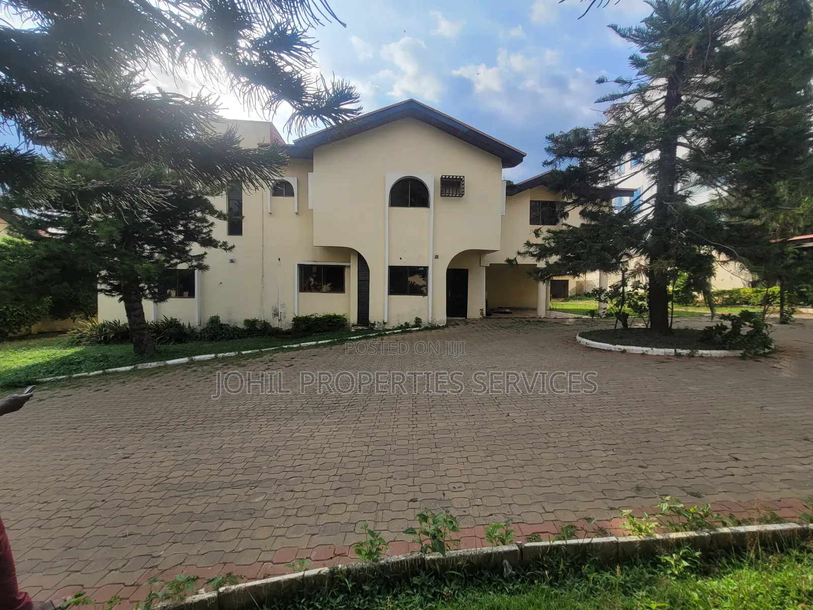 7bdrm Duplex in Asokoro for sale
