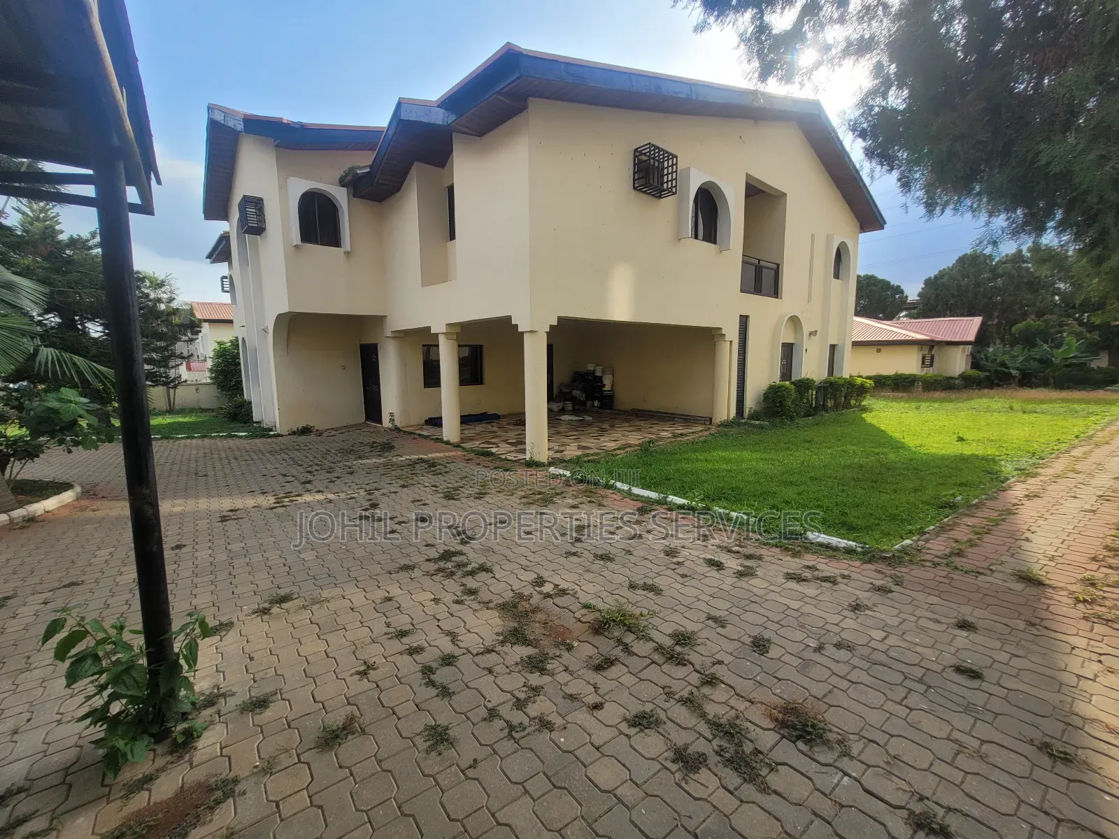 7bdrm Duplex in Asokoro for sale