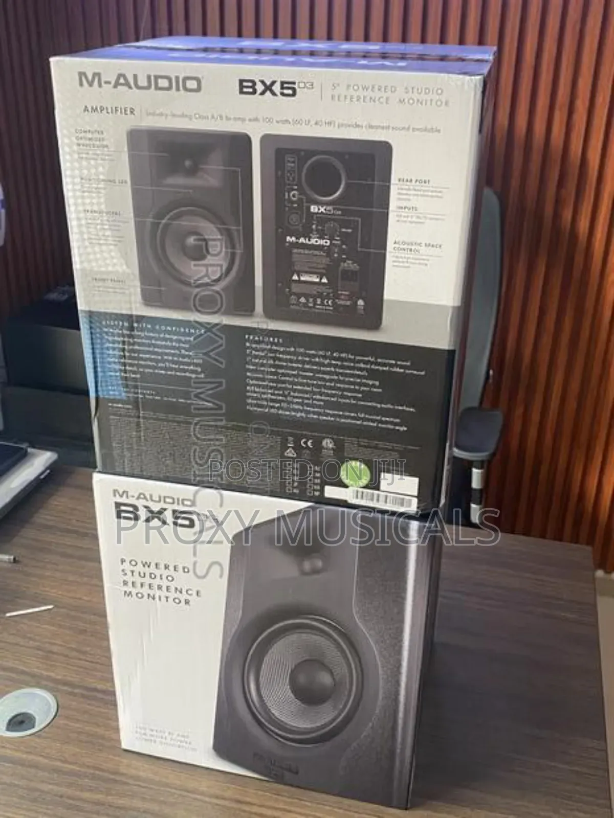 M-Audio Bx5d3 Powered Studio Monitor Speaker