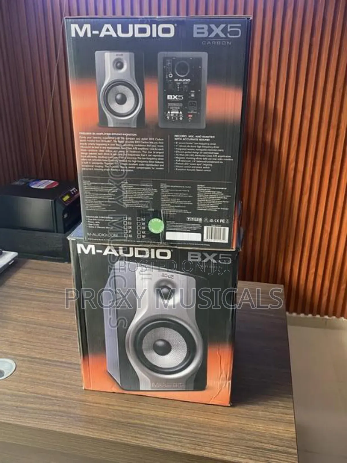 M-Audio Bx5 Carbon Studio Monitor Speaker