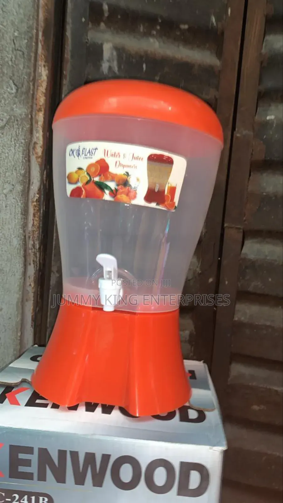 Water and Juice Dispenser