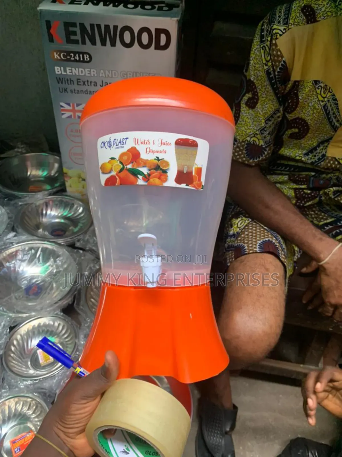 Water and Juice Dispenser