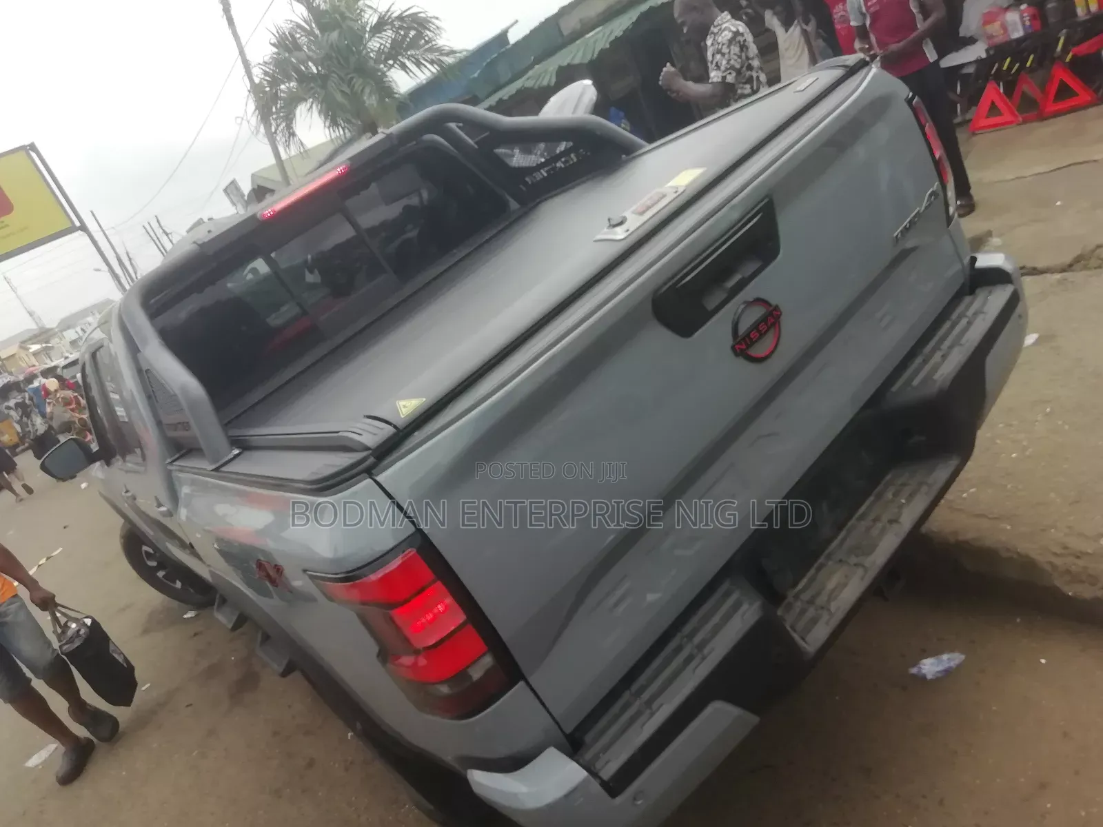 Retractable Booth Cover for Nissan Navara 2024 Model $×\;