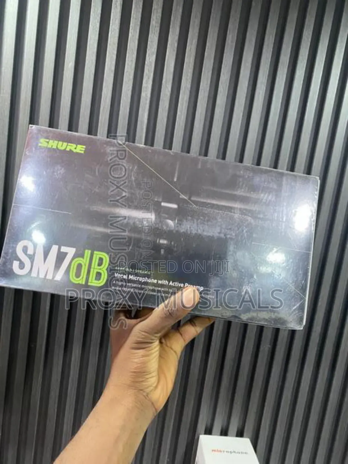 Shure Sm7db Corded Dynamic Legendary Vocal Microphone