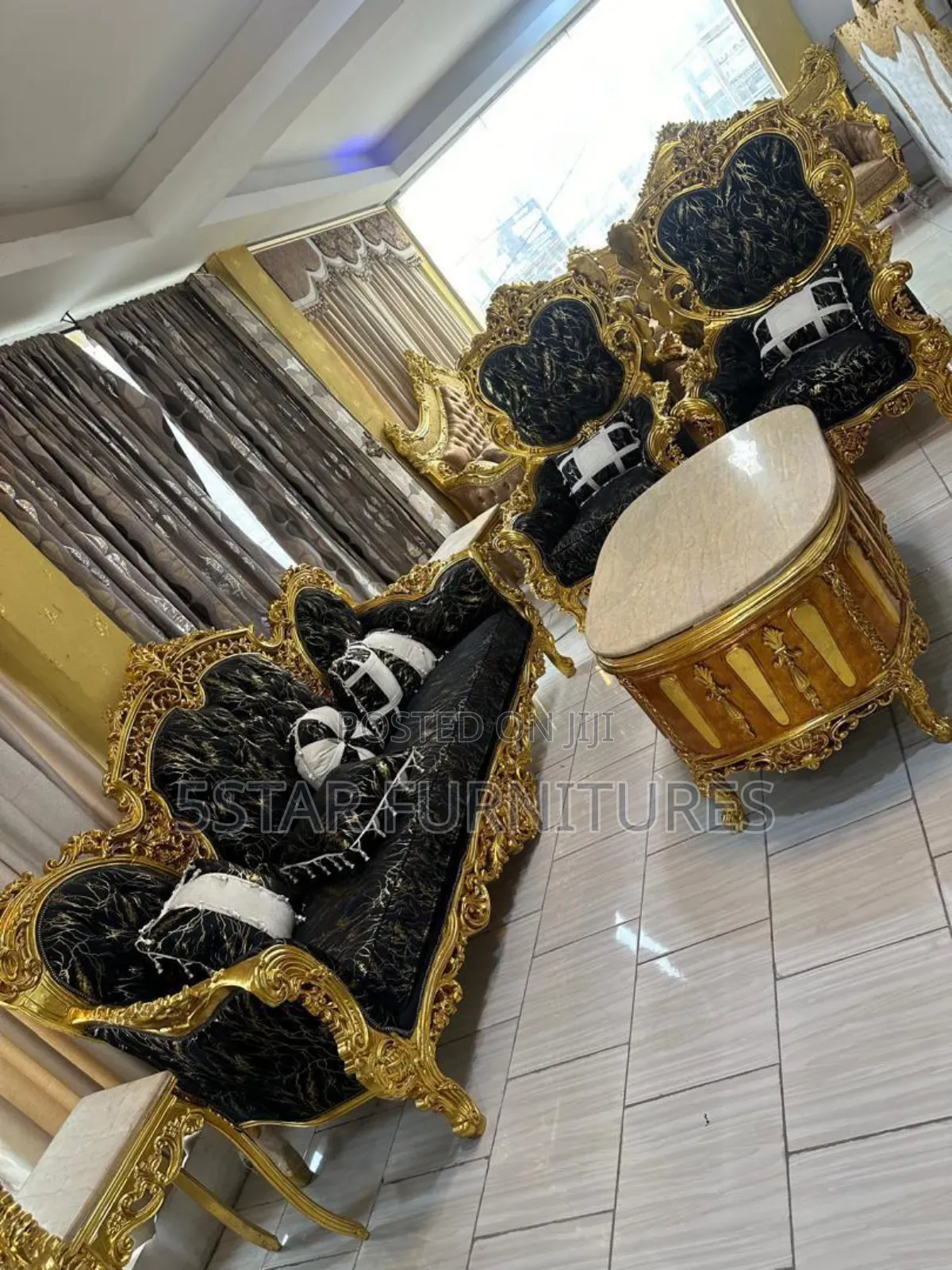 Luxurious Turkish Coach