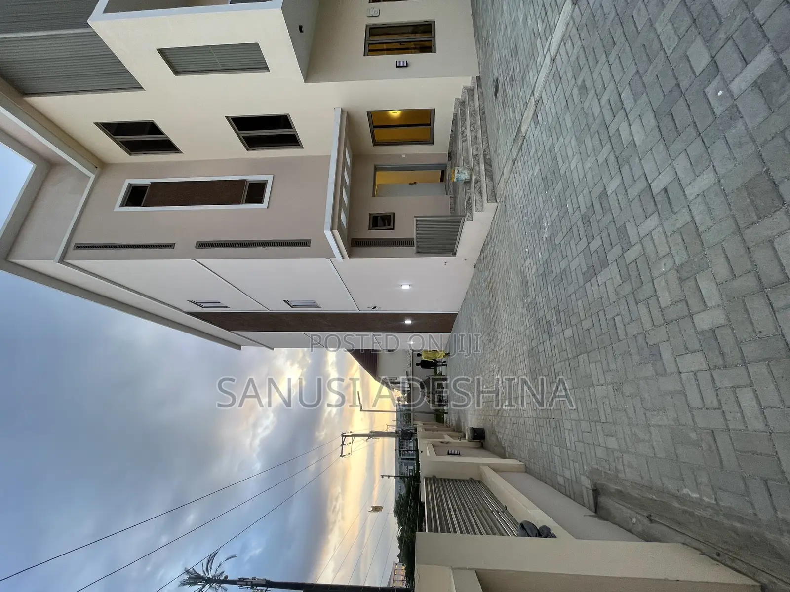 5bdrm Duplex in Dawaki for sale